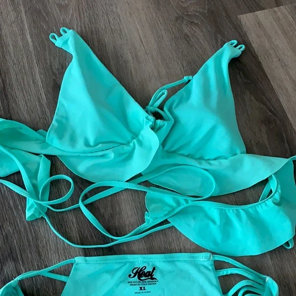 NWOT Women’s two piece 2 bikini by Heat size XL Brand new. - Picture 3 of 3
